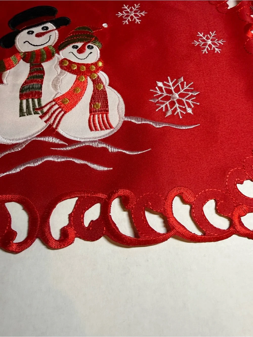 Christmas Embroidered Snowman Cutwork Placemats, set of 4, red, beautiful